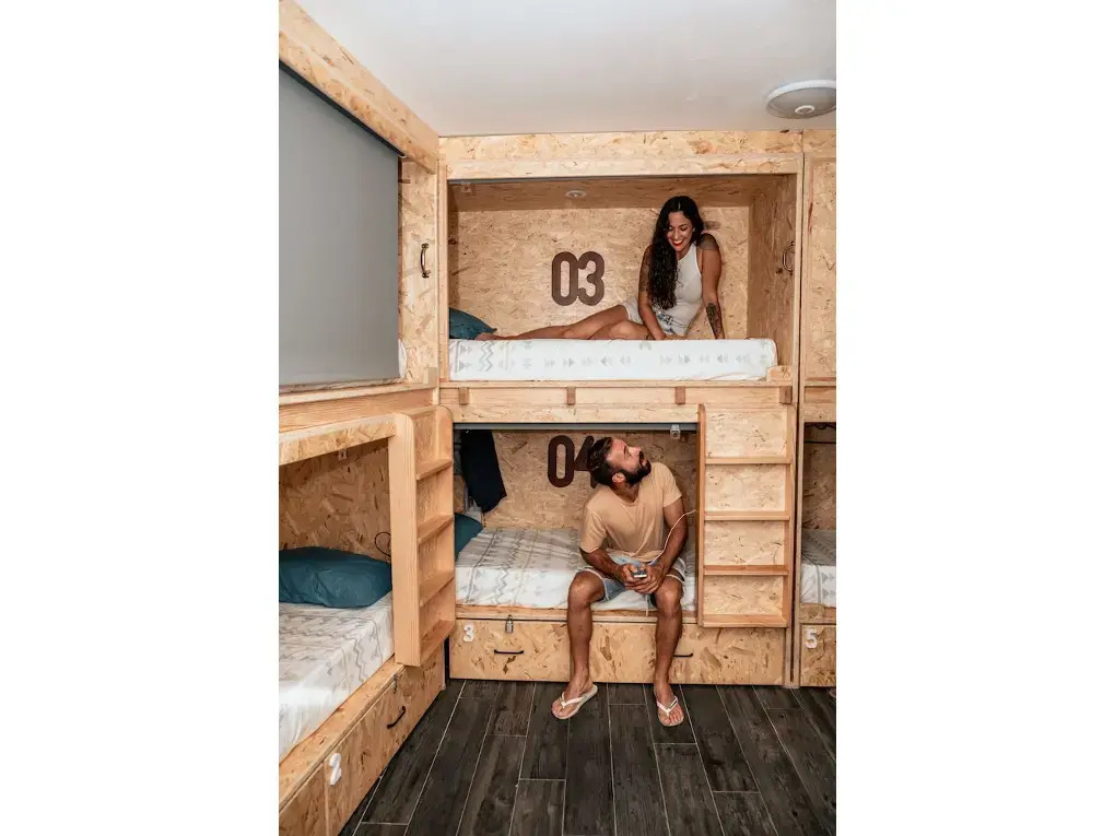 Deck Lodge - Hostel