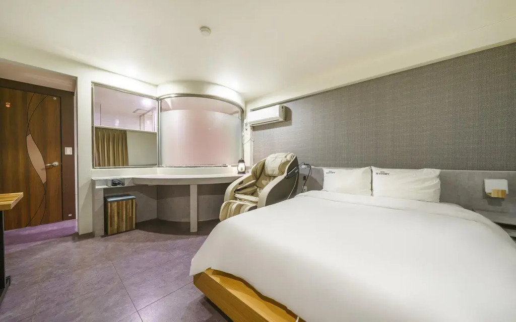 Hotel M Story