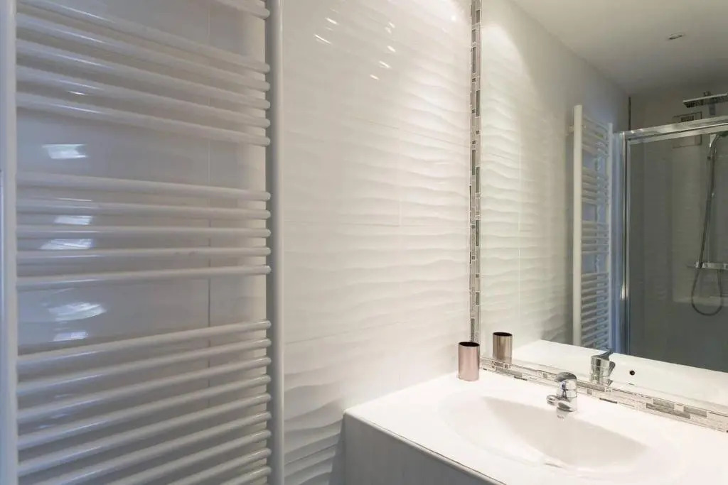 Martinez Hotel Area: Modern 3 Bedrooms W/ Terrace