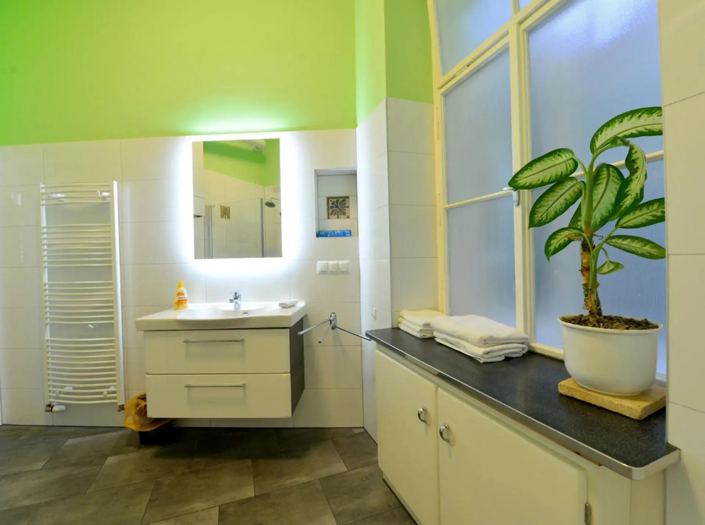 Stylish, Cosy & Central "Self-Check-In" Apartment
