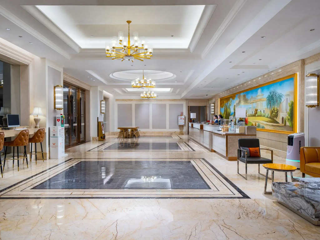 Vienna Hotel (Nanshan Science and Technology Park Wanxiang Tiandi Store)