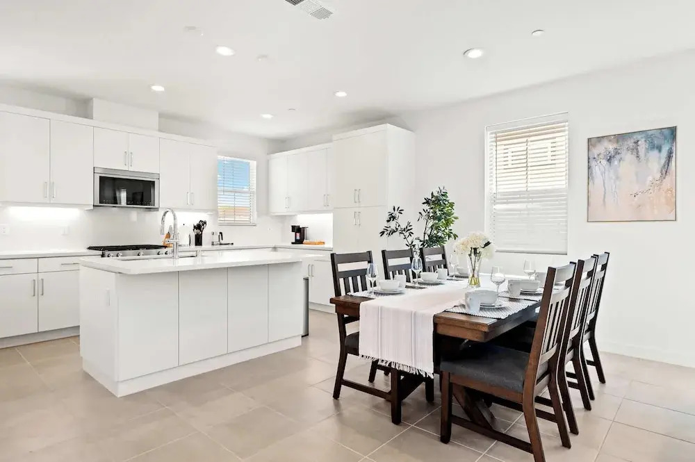 Stylish 3BR Oasis in Palm Desert Near El Paseo Zoo