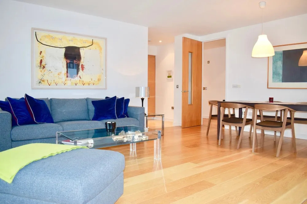 3 Bed Room Flat In Grand Canal With River Views