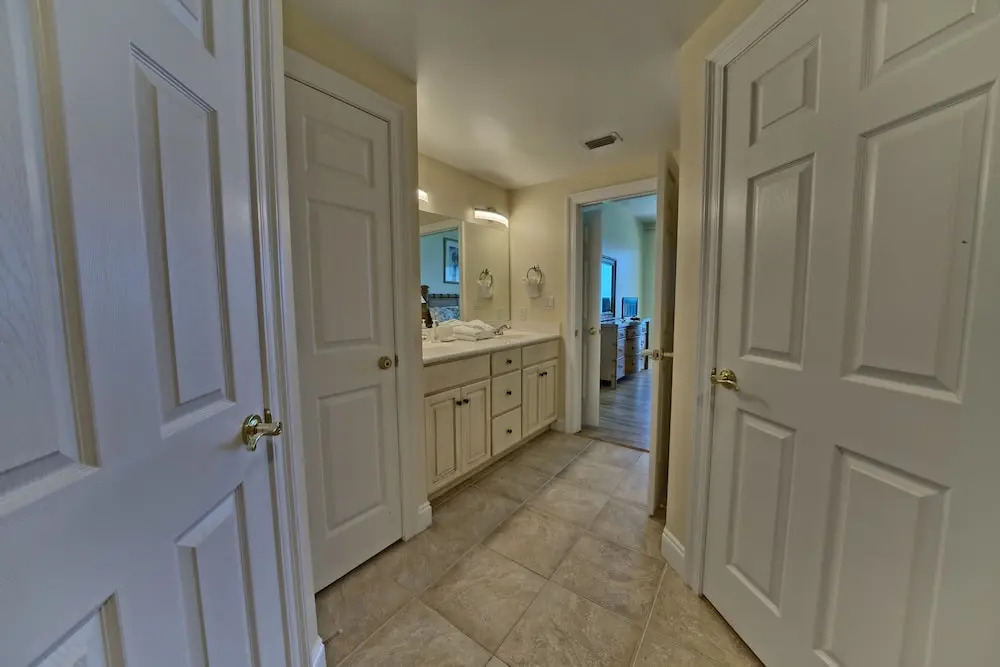 Luxurious Tropical Condo with Breathtaking Gulf View - Unit 2006 by RedAwning