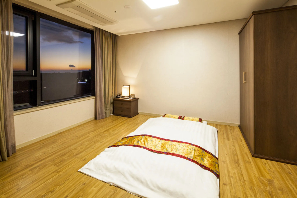 Hotel The Born Jeju