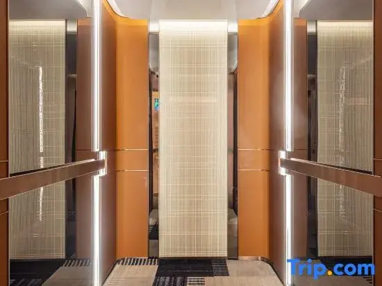 Shanghai Maybeours Hotel
