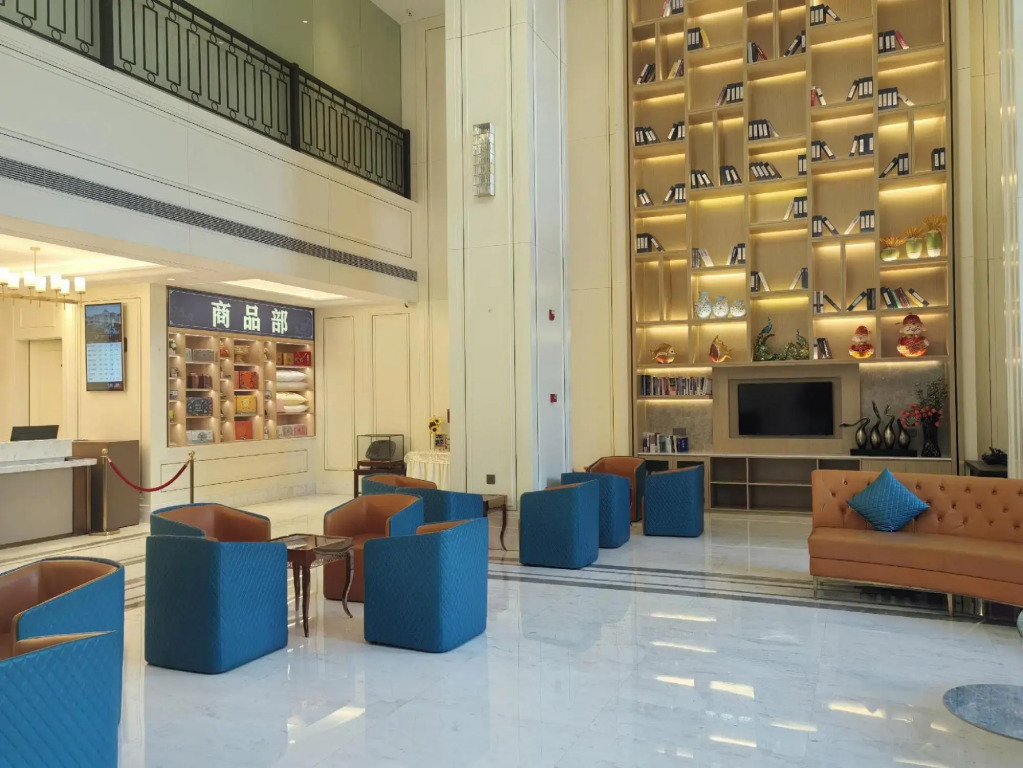 Vienna International Hotel (Zhaoqing Dinghushan Wanda Plaza Branch)