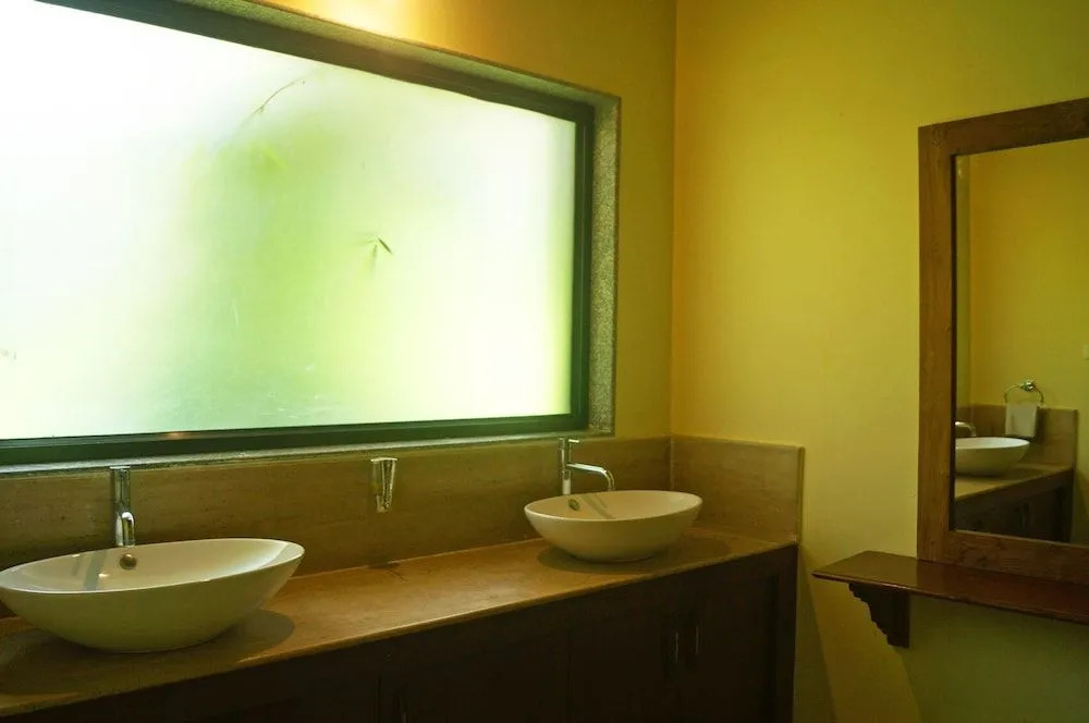 Jharana Jungle Lodge