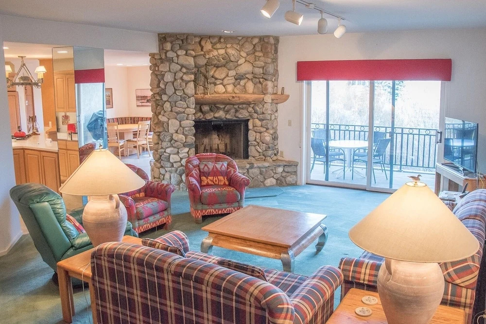Summit 2807 - 3 Br Condo
