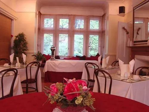 Brockenhurst Hotel
