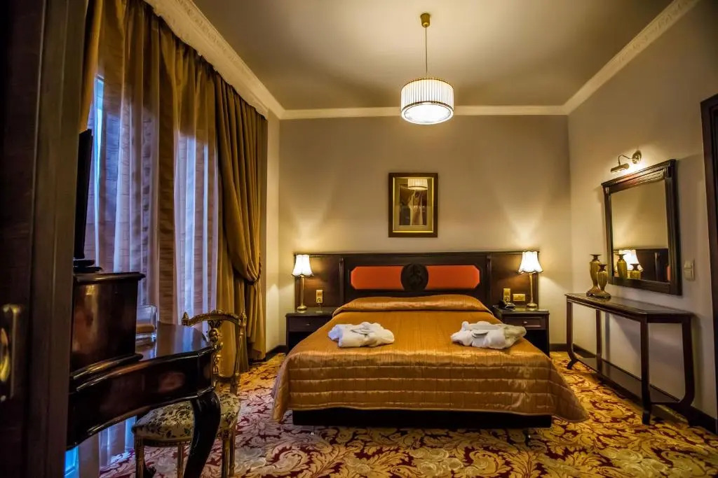 Kouros Hotel