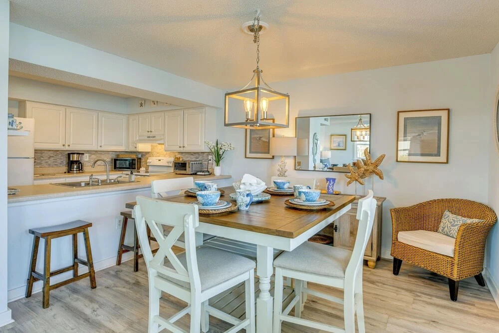 Fish, Swim & Dine: Ocean-view Orange Beach Condo