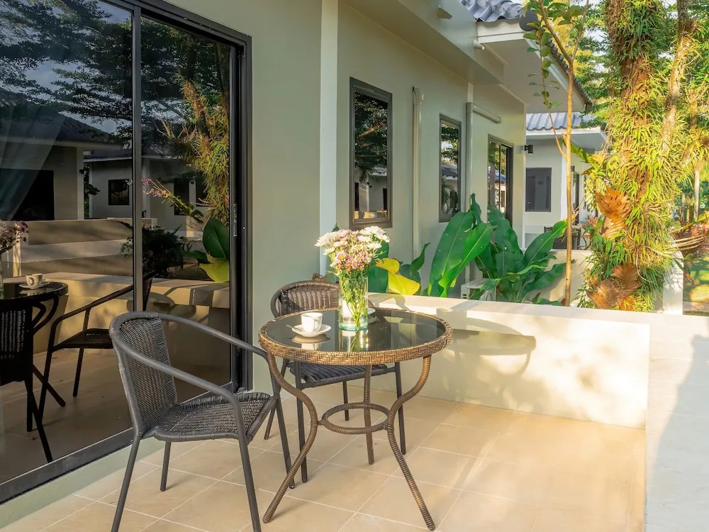 Isara Nai Yang resort