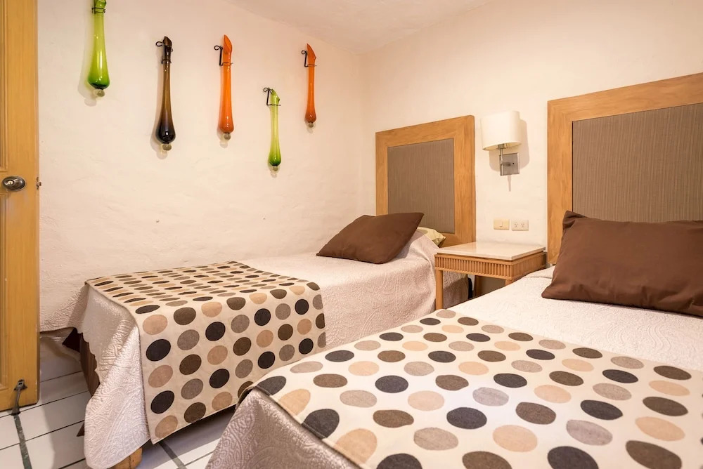 Villa Facing the Beach in a Large Terrace 7 Pools, Tennis Courts, 247 Security