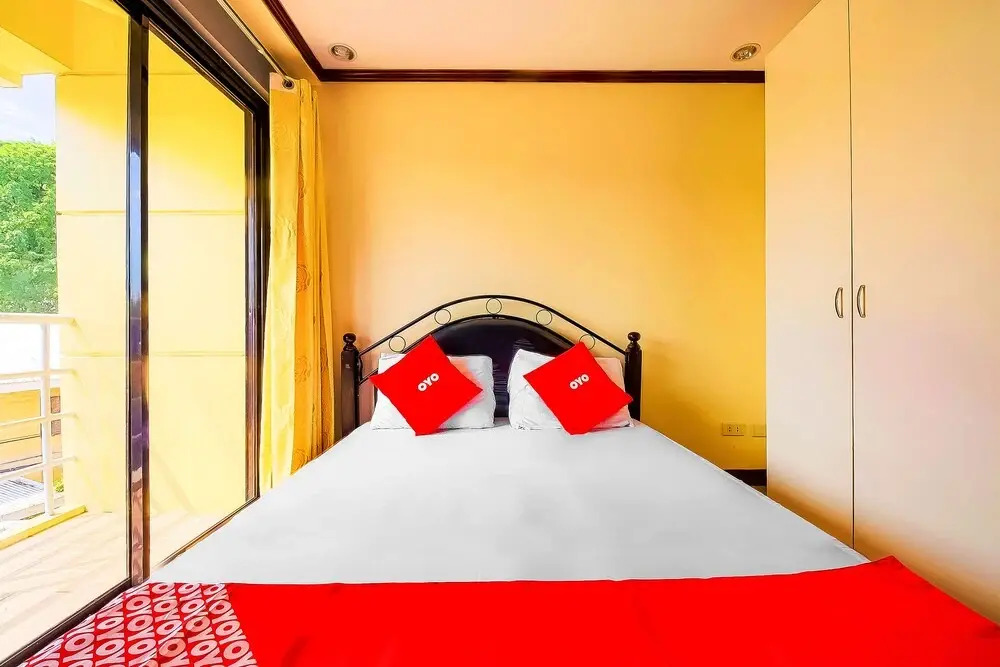 OYO 794 Regatta Residences