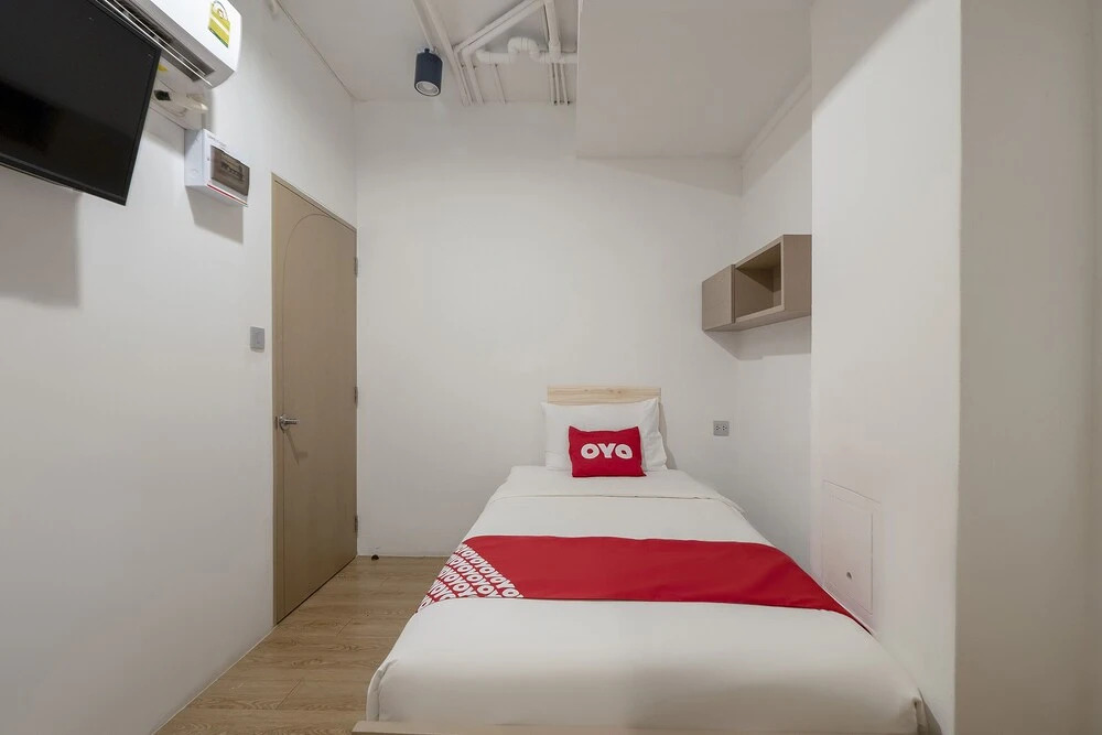 OYO 982 Charurat Suite​