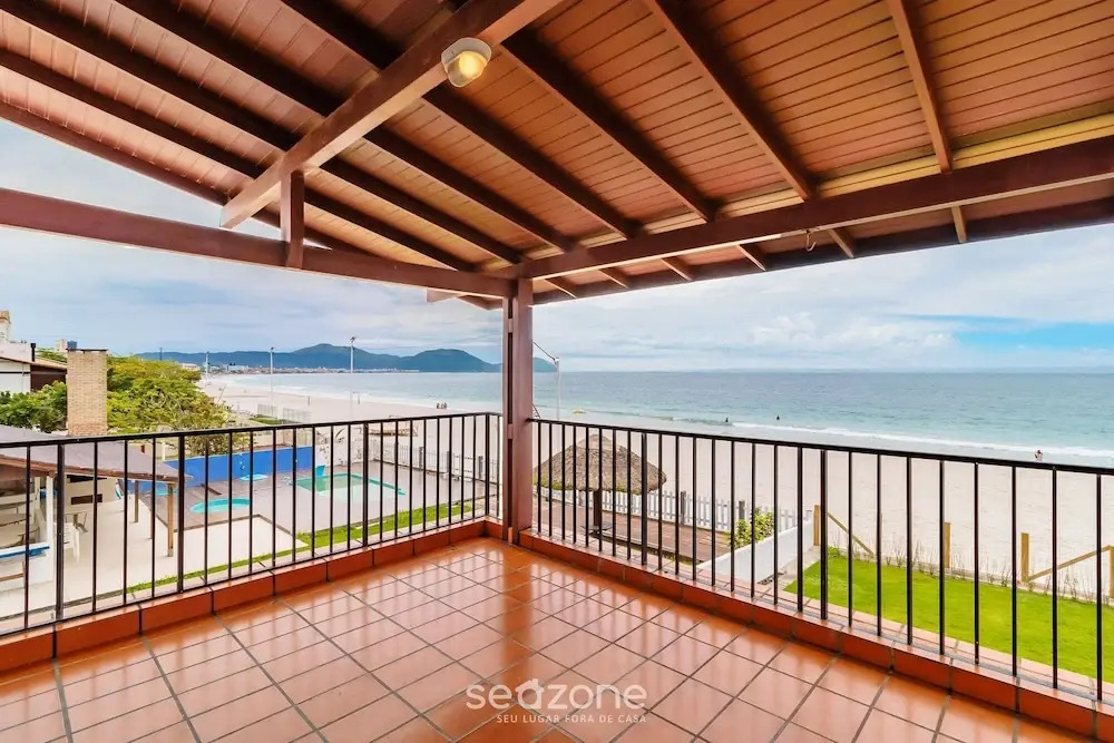 Beachfront Duplex House in Floripa Djb2064