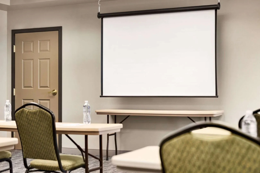 Country Inn & Suites by Radisson, St Cloud East, MN