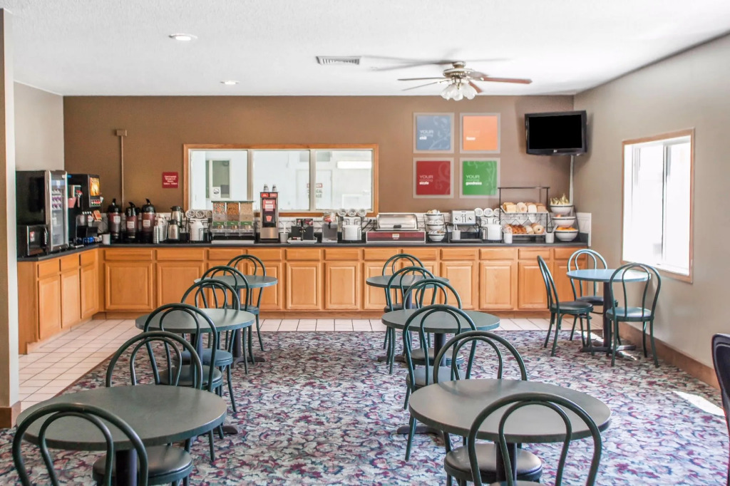 Comfort Inn Muscatine near Hwy 61