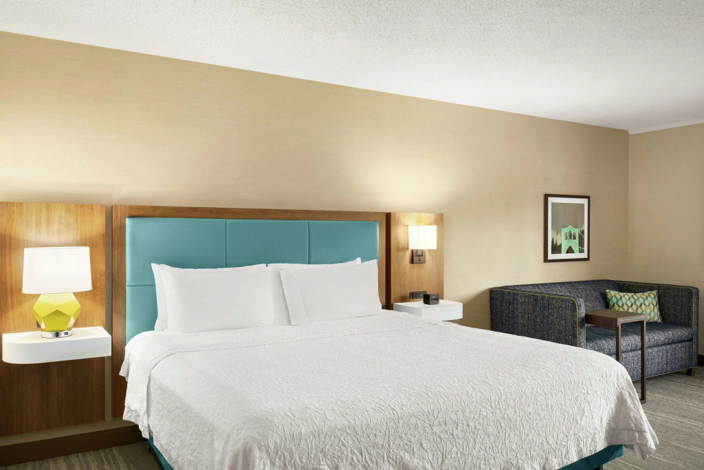Hampton Inn Portland Airport