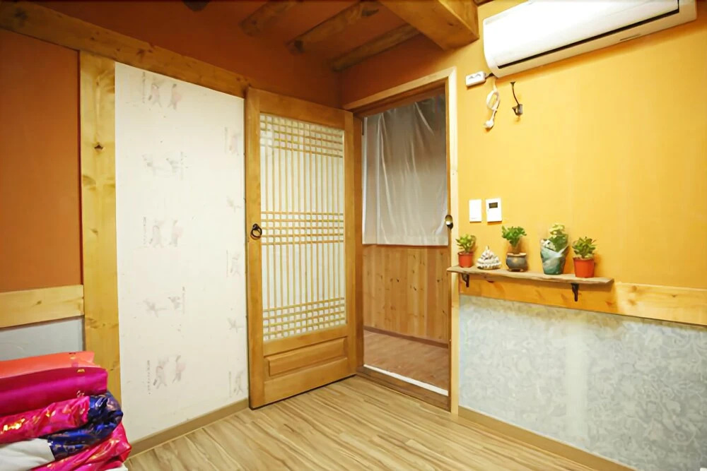 Jeonju Gangryeongjeon Guesthouse