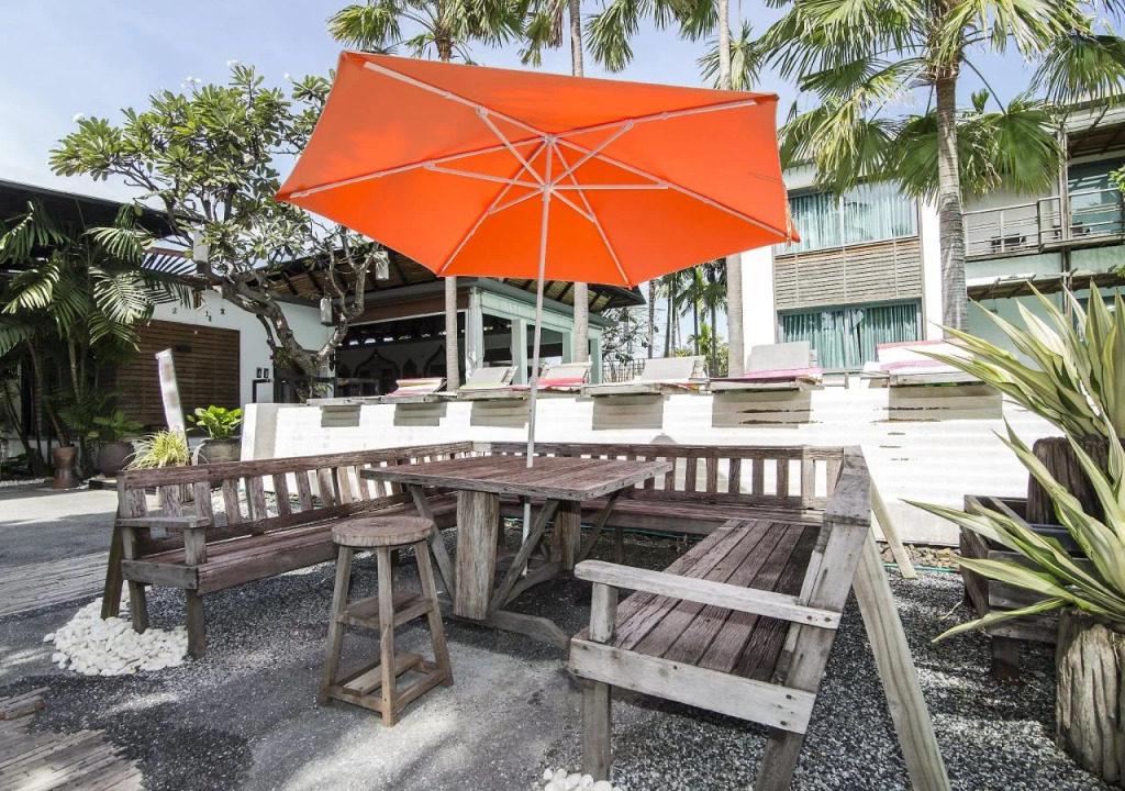 Paragon Inn