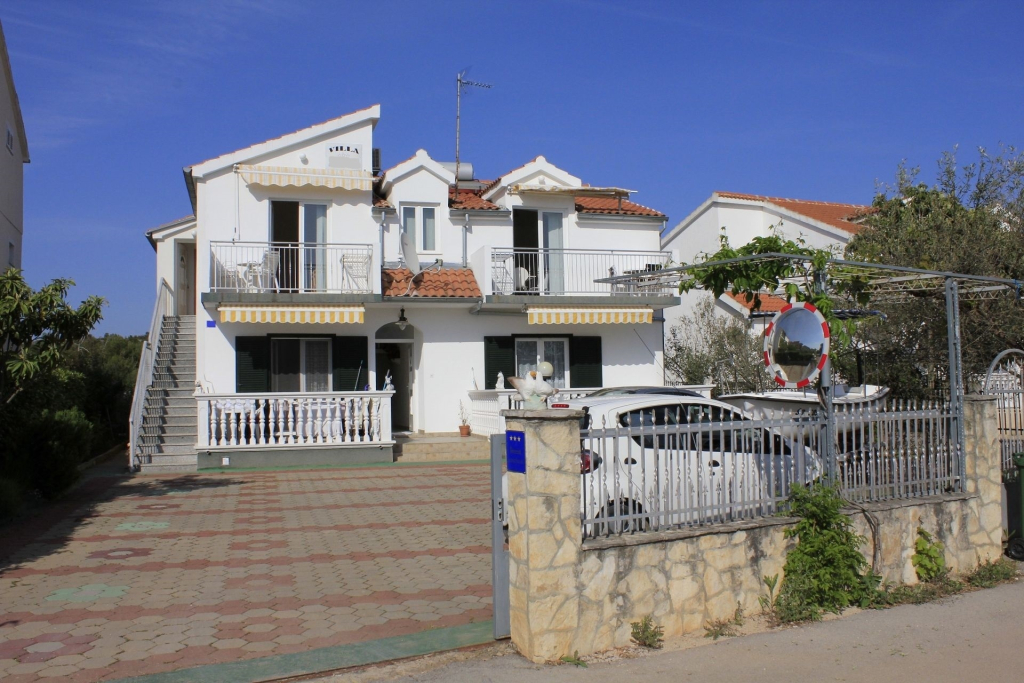Studio apartment Vik - 250 m from beach SA4 Brodarica, Riviera Sibenik