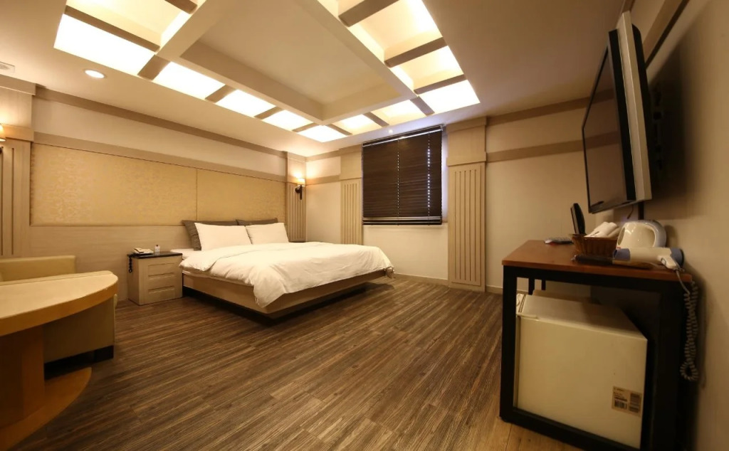 Valentine Hotel