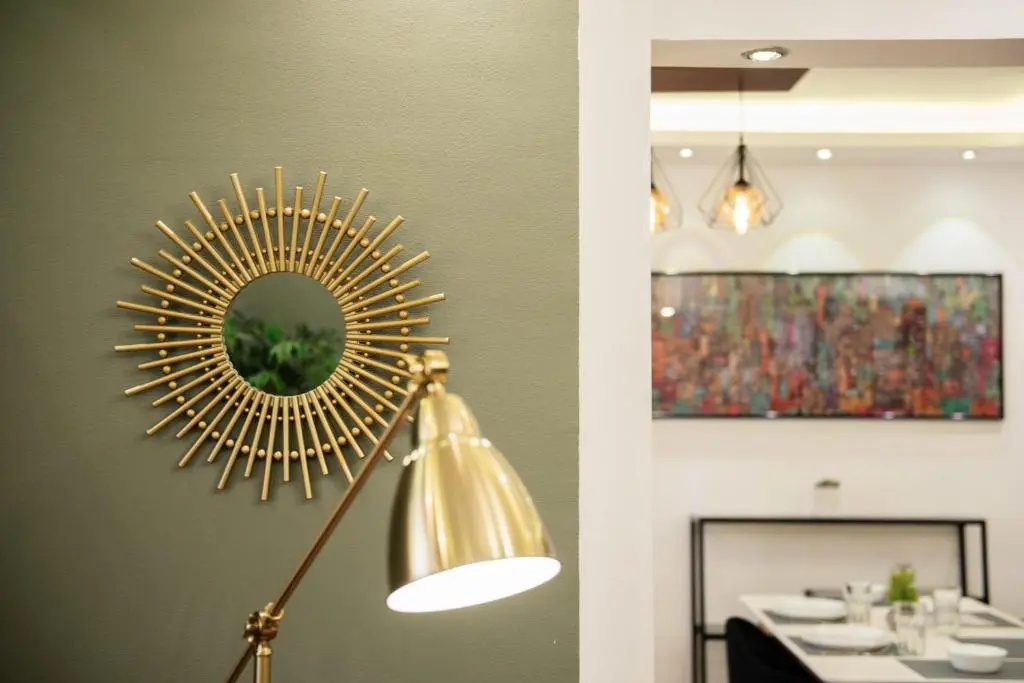 Xuru Stays I Play Foosball & Do Yoga - 1 BR Apt. 5 Min To Airport