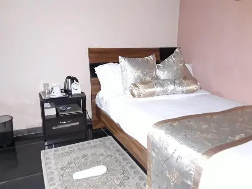 The Grand Suites