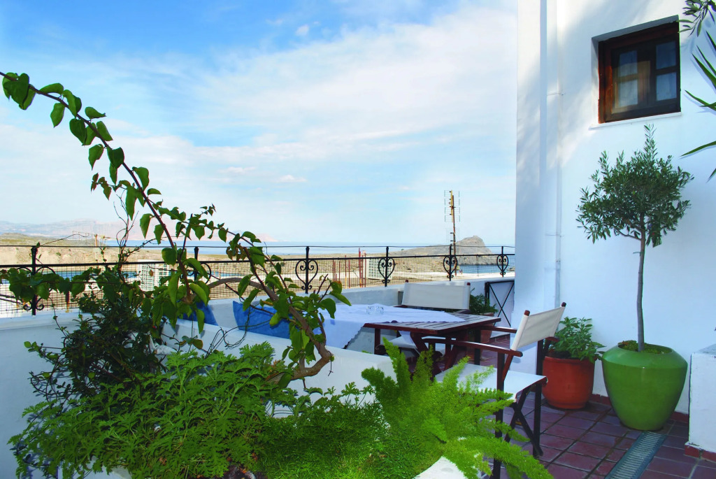 Maris Lindos Suites & Apartments