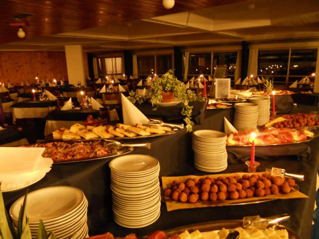 TH 1400 Hotel