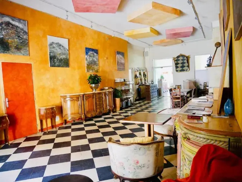Logis Hotel Restaurant Le Grand Puech