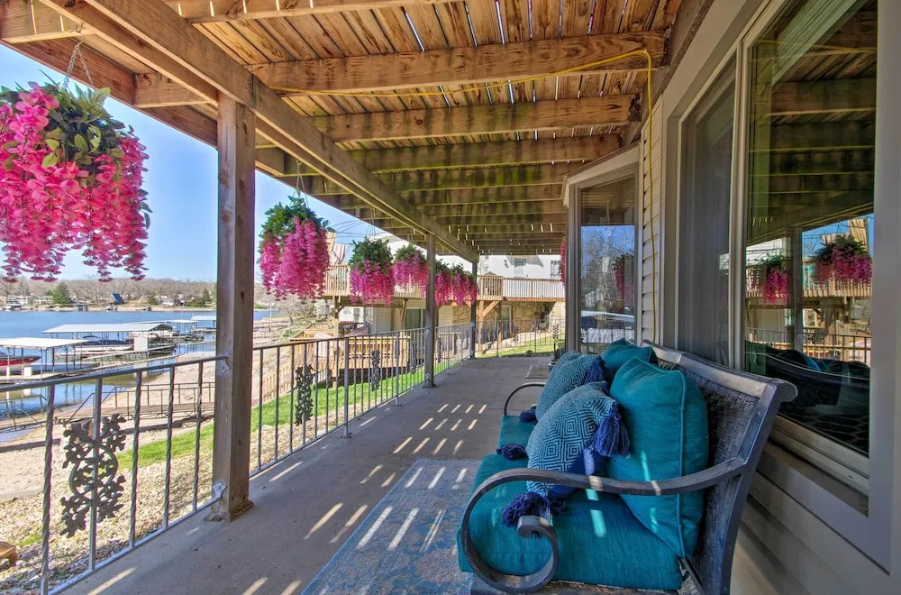 Private Dock, Waterfront Views! Sunrise Beach Home