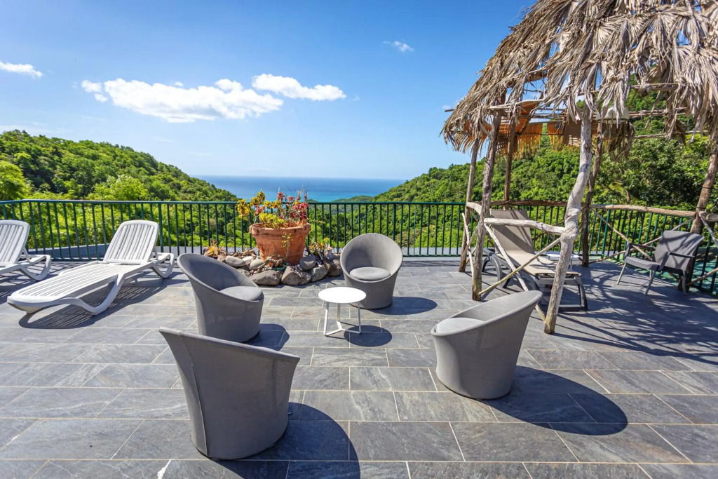 Villa douillette à Deshaies - Vue sur la mer et la montagne - 96 m²