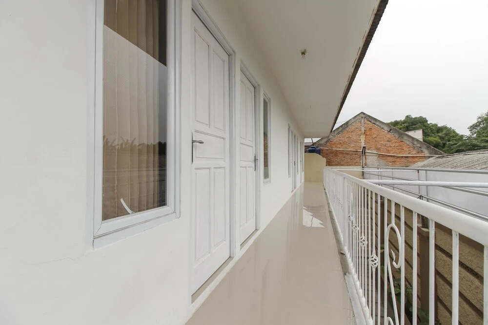 RedDoorz near Universitas Pelita Harapan Karawaci