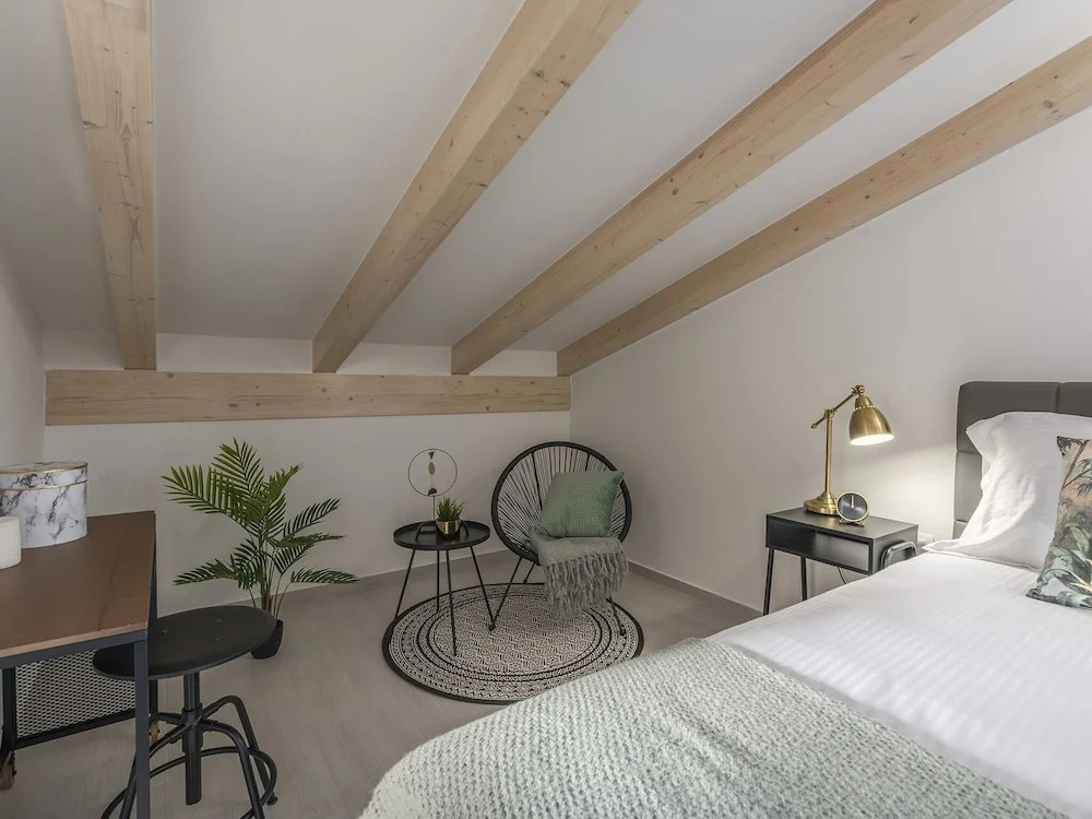 A Beautiful Spacious Apartment for 4 Persons Near the Beach in Rovinj