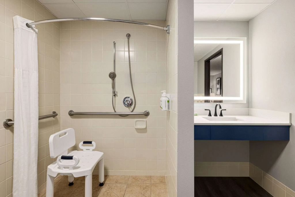 AmericInn by Wyndham Lincoln South