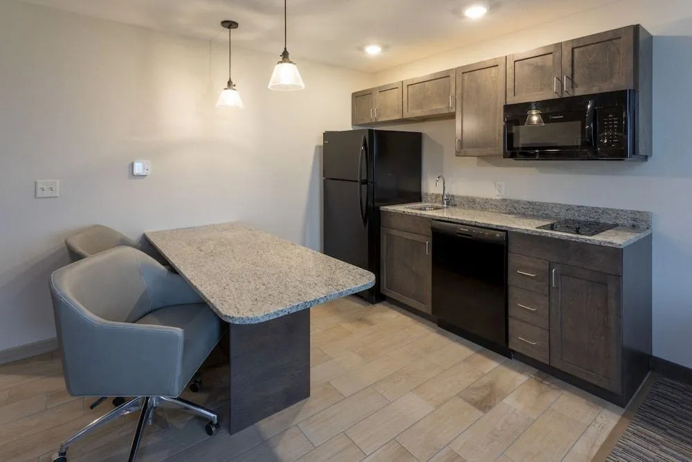 GrandStay Hotel & Suites Algona