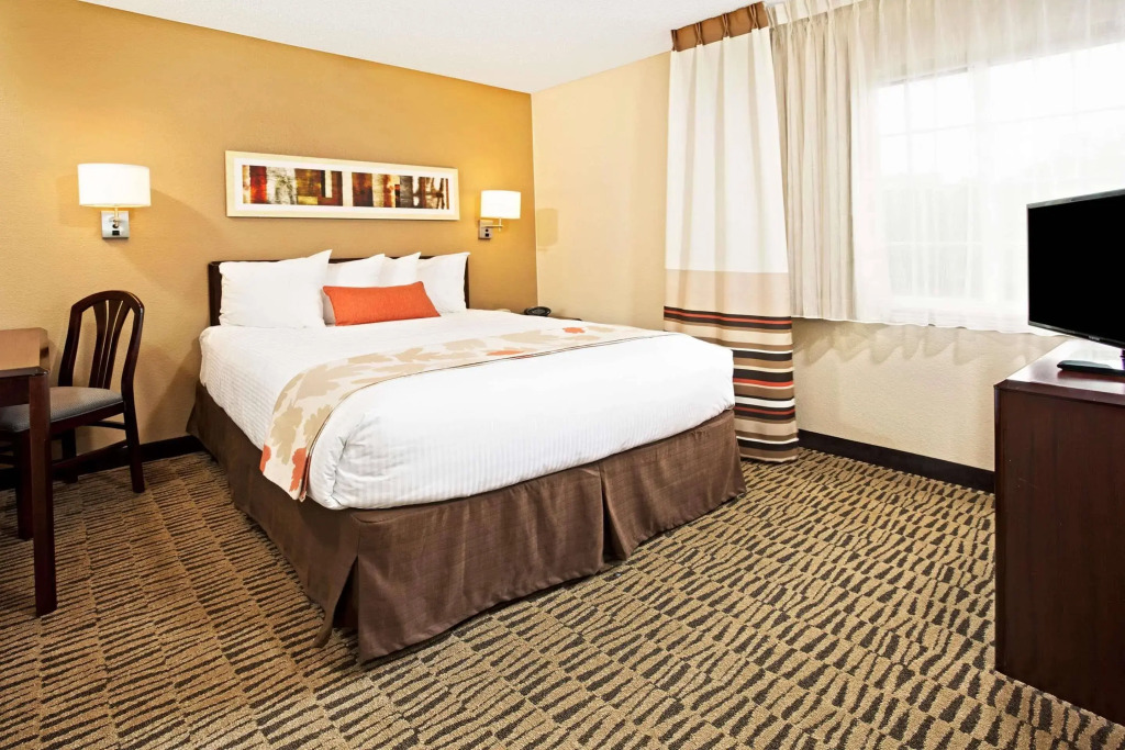 MainStay Suites Cincinnati Blue Ash