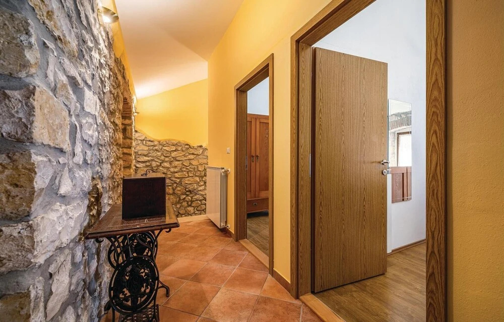 Nice Home In Nova Vas