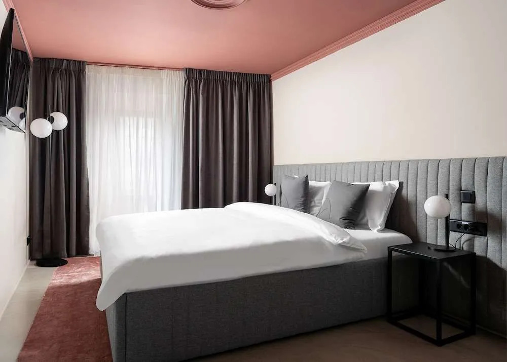 Ramada Majestic