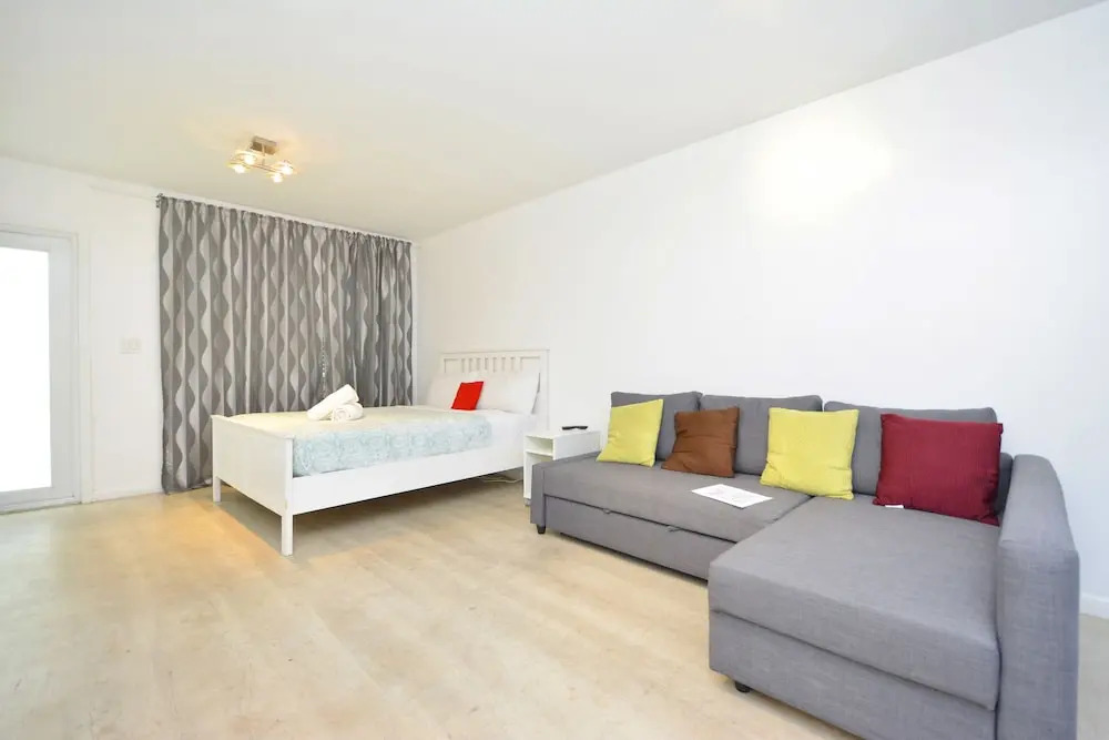 Barbizon on Ocean Drive Apartments