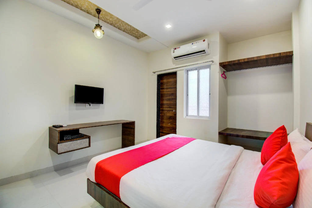 OYO 29292 Hotel Star Executive