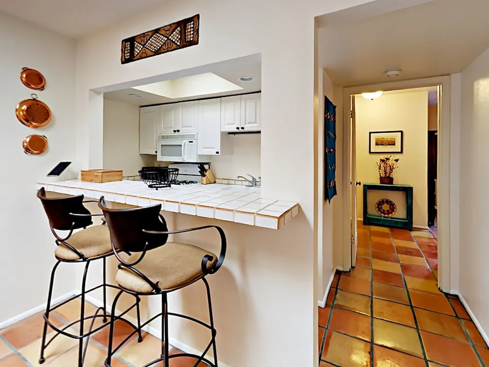 Bishops Lodge Unit 18 - 1 Br Apts