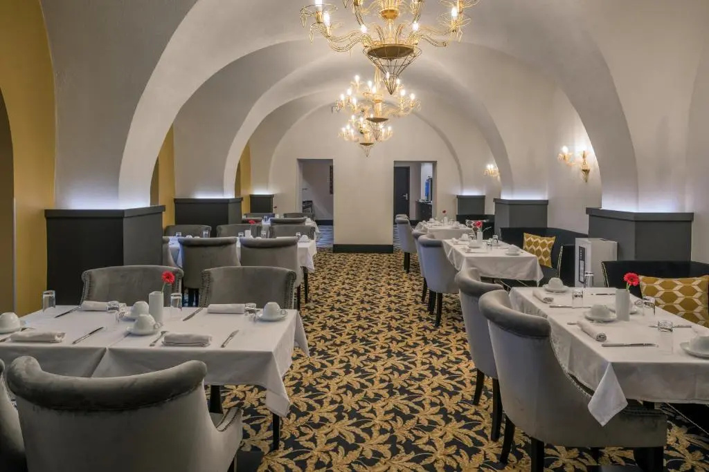 Hotel du Roi & Spa by SOWELL COLLECTION