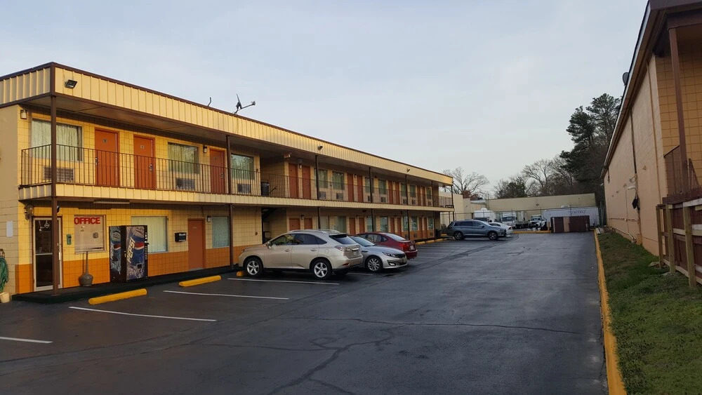 Camelot Inn