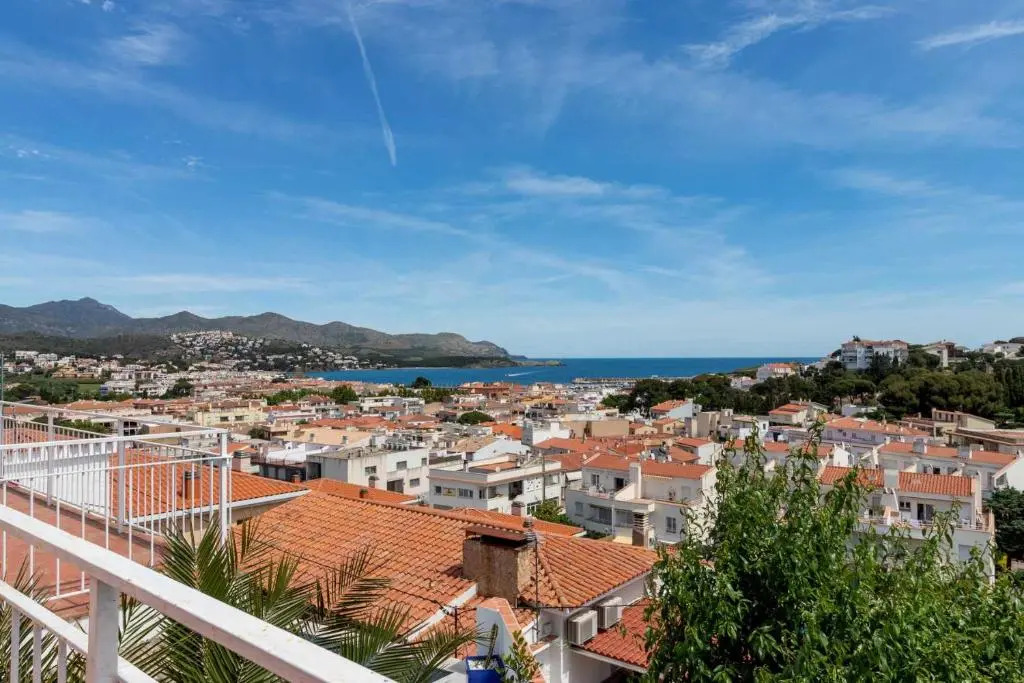 LA FARELLA 63 apartamento con amplia terraza y vistas al mar
