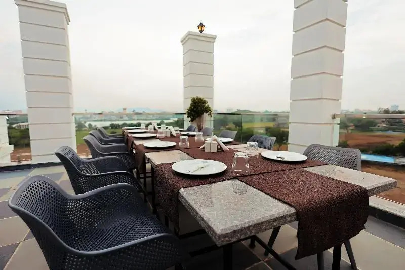 Revaas Lake View Boutique Stay