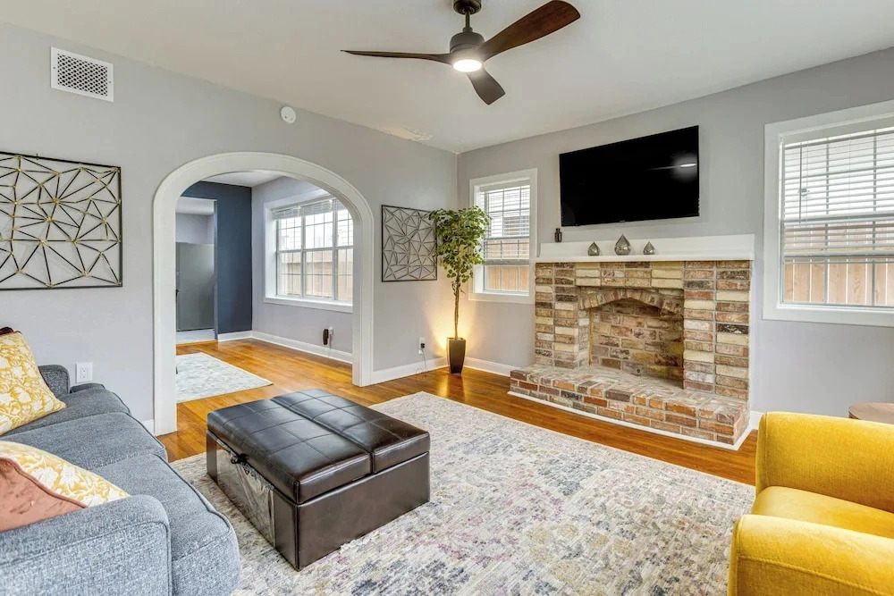 < 1 Mi to Houston Museum District: Convenient Apt